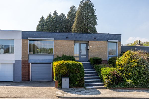 Te koop: Semi bungalow met veel woonoppervlakte gelegen in Haanrade